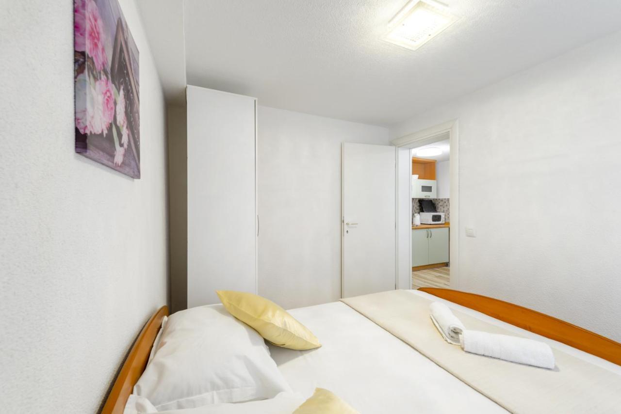 Apartments By The Sea Baska Voda, Makarska - 17570 Dış mekan fotoğraf