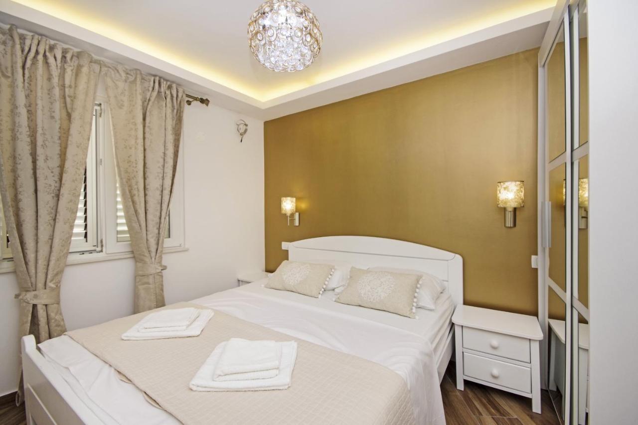 Apartments By The Sea Baska Voda, Makarska - 17570 Dış mekan fotoğraf